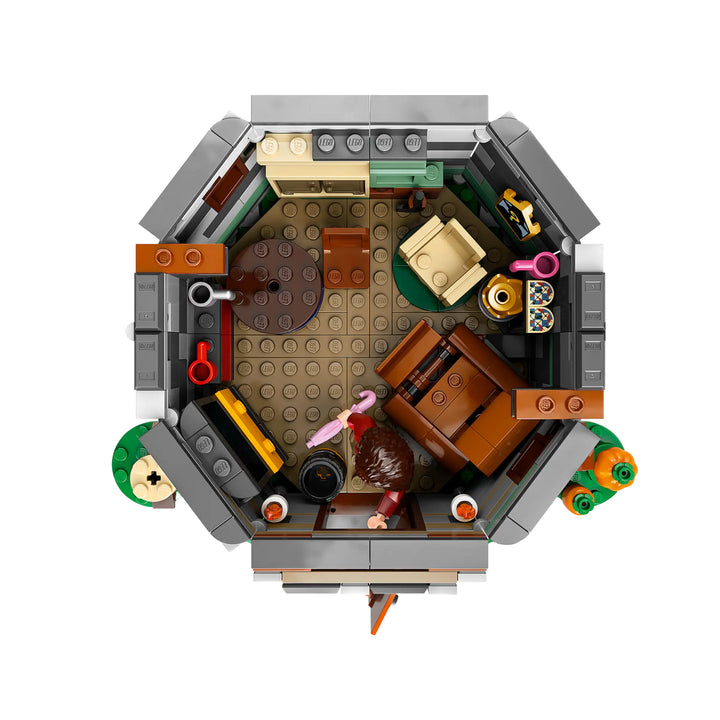 Discover LEGO Harry Potter 76428: Hagrid's Hut. Authentic Wizarding World set with 7 minifigures, detailed interior, and Fang's doghouse. Magical building fun!